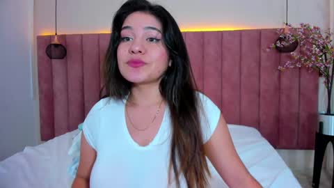 Snapshot of nicolesteelee chatting on February 18, 2025, 8:16 am Nicole online show from February 18, 2025, 8:16 am
