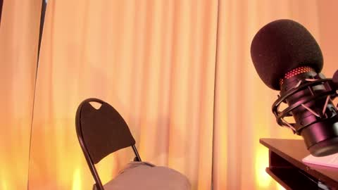 Snapshot of nicolette_tay chatting on February 8, 2025, 4:57 pm Nicol  online show from February 8, 2025, 4:57 pm
