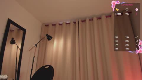 Snapshot of nicolette_tay chatting on March 1, 2025, 7:04 pm Nicol  online show from March 1, 2025, 7:04 pm