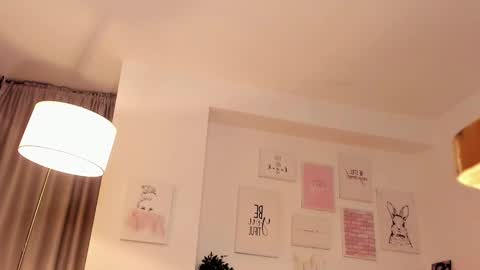 Nicolle online show from March 12, 2025, 2:09 am