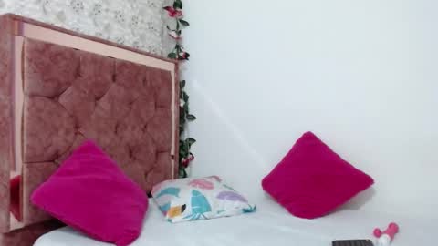 Snapshot of nicolle_gomes chatting on September 12, 2025, 10:43 pm nicolle gomes online show from September 12, 2025, 10:43 pm