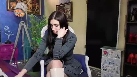 Nicolle online show from March 10, 2025, 7:10 am