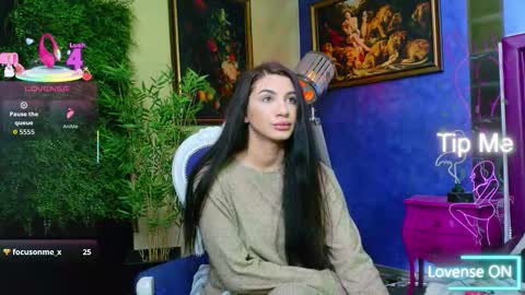 Nicolle online show from November 18, 2025, 9:14 am