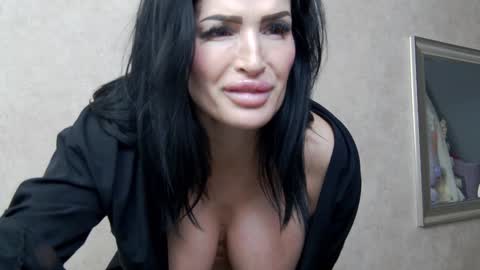 Nicolle online show from January 26, 2025, 11:08 pm