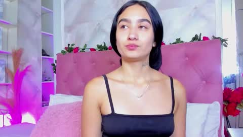 Snapshot of nicolqueen_ chatting on October 22, 2025, 11:21 am NICOL online show from October 22, 2025, 11:21 am