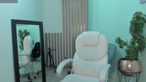 NicolRoss online show from January 3, 2025, 4:48 pm