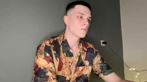 Snapshot of nightlord_x chatting on December 18, 2025, 6:14 pm Max online show from December 18, 2025, 6:14 pm