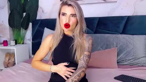 Snapshot of nightshadeiris chatting on October 9, 2025, 8:56 am Iris online show from October 9, 2025, 8:56 am