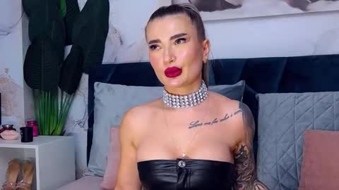 Snapshot of nightshadeiris chatting on December 5, 2025, 9:29 am Iris online show from December 5, 2025, 9:29 am