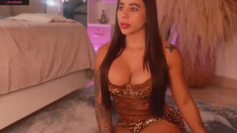 niiaa01 online show from October 9, 2025, 3:59 am