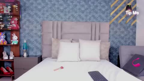 Snapshot of niiamoore_ chatting on November 20, 2025, 9:14 pm NiiaMoore online show from November 20, 2025, 9:14 pm