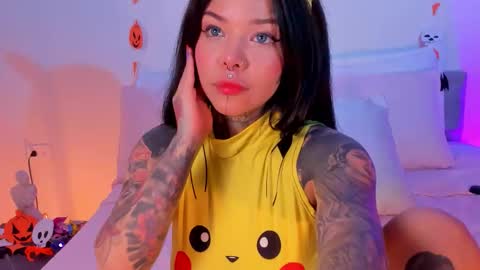 Snapshot of niinaink chatting on October 25, 2025, 12:02 pm NINAINK online show from October 25, 2025, 12:02 pm