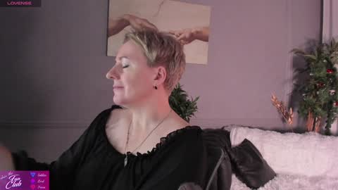 Snapshot of nika_smit chatting on January 5, 2025, 2:30 pm Nika online show from January 5, 2025, 2:30 pm