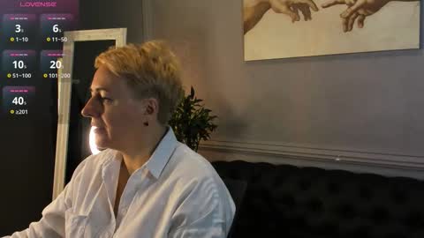 Nika online show from November 23, 2025, 5:51 am