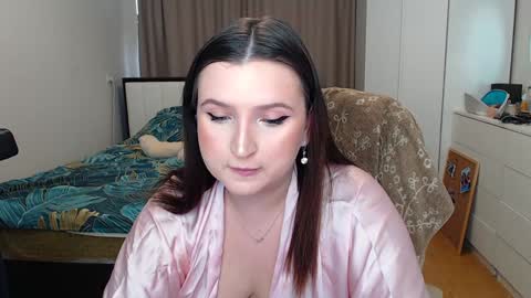 nikaking22 online show from December 4, 2024, 9:18 am