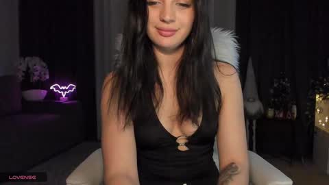 Snapshot of nikamioo chatting on January 6, 2025, 7:35 pm Nika online show from January 6, 2025, 7:35 pm