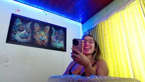 Snapshot of niki_1998 chatting on January 21, 2025, 7:50 pm Natalia online show from January 21, 2025, 7:50 pm