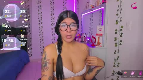 Snapshot of nikibryce_ chatting on November 20, 2025, 5:23 pm Niki online show from November 20, 2025, 5:23 pm