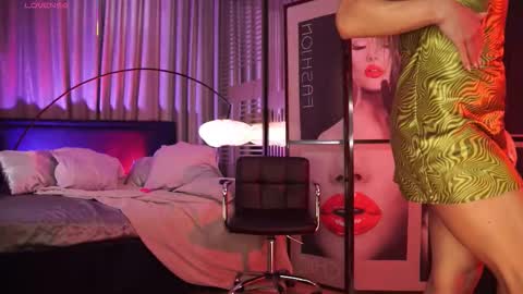 Snapshot of nikki_amour chatting on October 17, 2025, 12:08 pm Nikki online show from October 17, 2025, 12:08 pm