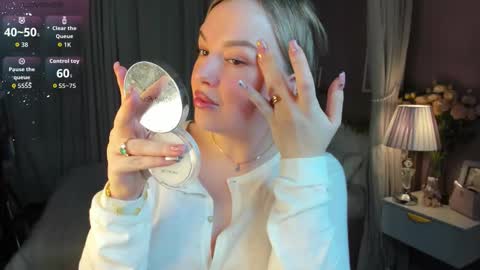 Nikki online show from November 17, 2025, 12:27 am