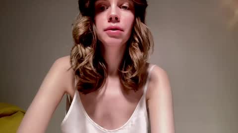 Snapshot of nikki_mi chatting on December 7, 2024, 10:12 am Nikki online show from December 7, 2024, 10:12 am