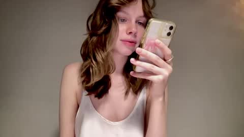 Snapshot of nikki_mi chatting on December 22, 2024, 10:06 am Nikki online show from December 22, 2024, 10:06 am