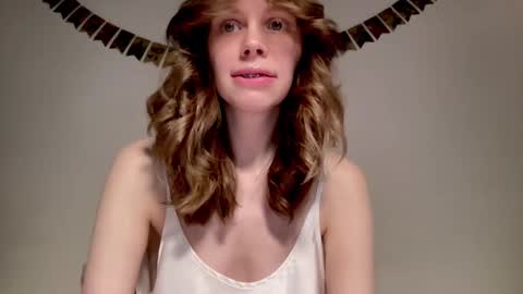 Snapshot of nikki_mi chatting on December 26, 2024, 10:16 am Nikki online show from December 26, 2024, 10:16 am