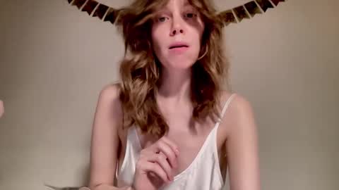 Snapshot of nikki_mi chatting on December 26, 2024, 1:21 pm Nikki online show from December 26, 2024, 1:21 pm