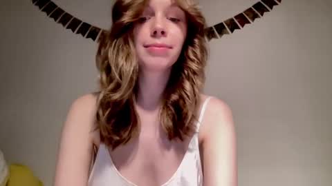 Snapshot of nikki_mi chatting on January 16, 2025, 1:14 pm Nikki online show from January 16, 2025, 1:14 pm