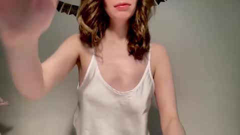 Snapshot of nikki_mi chatting on January 22, 2025, 10:18 am Nikki online show from January 22, 2025, 10:18 am