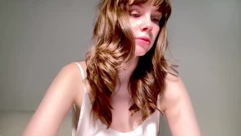 Snapshot of nikki_mi chatting on November 16, 2025, 9:48 am Nikki online show from November 16, 2025, 9:48 am