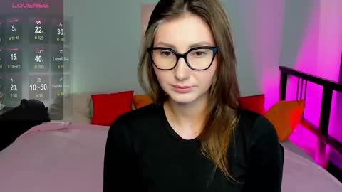 nikkikiss__ online show from October 19, 2025, 1:28 am