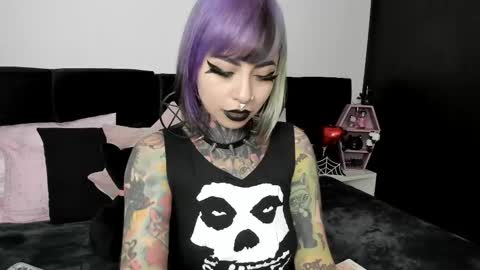 Nikki Ramone   online show from February 15, 2025, 6:12 pm