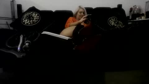 Snapshot of nikkkibabyyyy chatting on February 5, 2025, 6:15 pm Niquita Sparkles online show from February 5, 2025, 6:15 pm