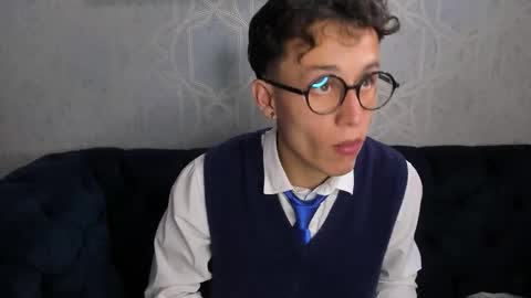 Snapshot of niklasravn chatting on December 13, 2025, 8:14 pm NIko online show from December 13, 2025, 8:14 pm