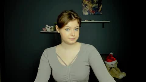 Snapshot of nikol_kitt chatting on January 21, 2025, 7:50 pm Little Niko Help me reach my goals online show from January 21, 2025, 7:50 pm
