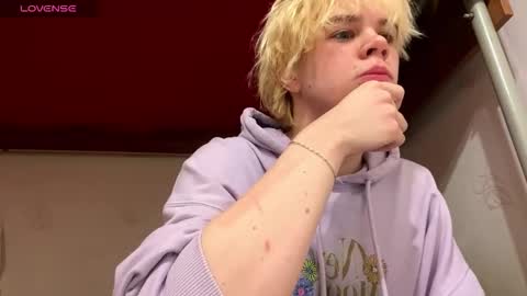 nikolasbucks online show from December 2, 2025, 6:03 pm