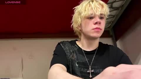 nikolasbucks online show from December 4, 2025, 6:27 pm