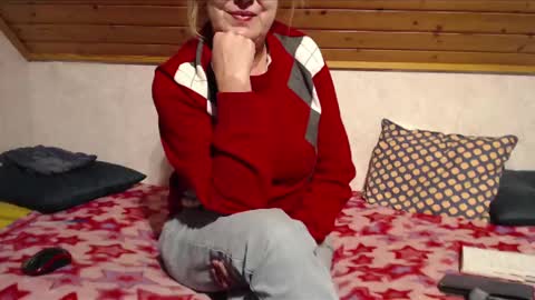 Snapshot of nikole111 chatting on December 22, 2024, 3:33 pm Nikole1 online show from December 22, 2024, 3:33 pm