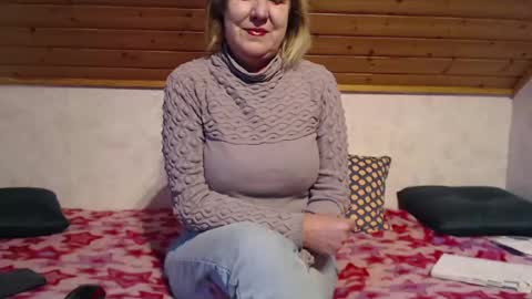 Snapshot of nikole111 chatting on January 10, 2025, 10:28 am Nikole1 online show from January 10, 2025, 10:28 am