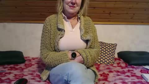 Snapshot of nikole111 chatting on January 12, 2025, 12:12 pm Nikole1 online show from January 12, 2025, 12:12 pm