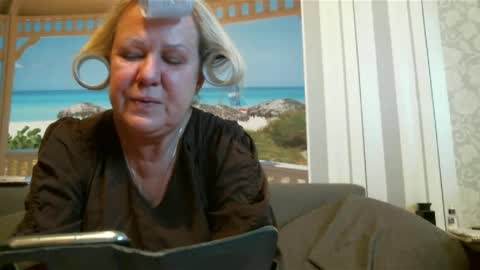 Snapshot of nikole111 chatting on February 6, 2025, 9:53 am Nikole1 online show from February 6, 2025, 9:53 am