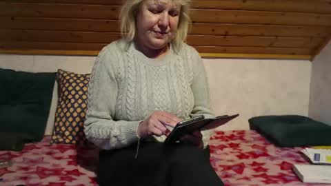 Snapshot of nikole111 chatting on February 8, 2025, 11:01 am Nikole1 online show from February 8, 2025, 11:01 am