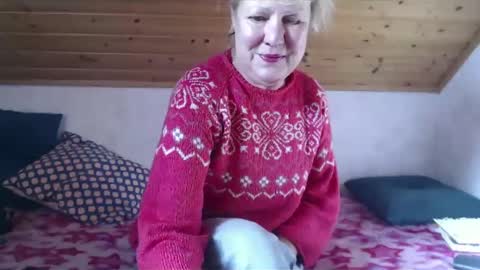 Snapshot of nikole111 chatting on February 18, 2025, 10:05 am Nikole1 online show from February 18, 2025, 10:05 am