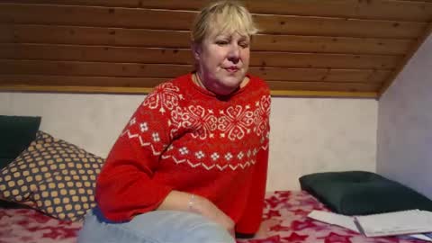 Snapshot of nikole111 chatting on February 18, 2025, 3:10 pm Nikole1 online show from February 18, 2025, 3:10 pm
