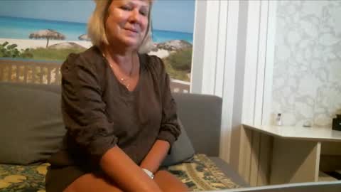 Snapshot of nikole111 chatting on October 1, 2025, 6:52 am Nikole1 online show from October 1, 2025, 6:52 am