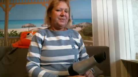 Snapshot of nikole111 chatting on October 10, 2025, 7:40 am Nikole1 online show from October 10, 2025, 7:40 am