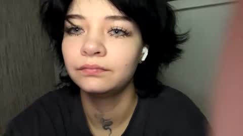 Snapshot of nikoli_naw chatting on January 6, 2025, 7:45 pm nikoli_naw online show from January 6, 2025, 7:45 pm