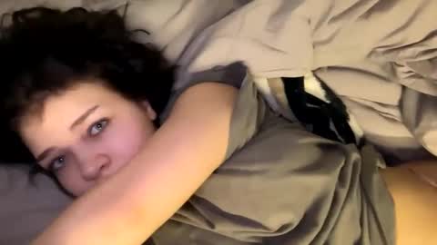 Snapshot of nikoli_naw chatting on February 8, 2025, 12:28 am nikoli_naw online show from February 8, 2025, 12:28 am