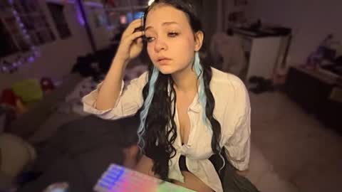 Snapshot of nikoli_naw chatting on October 28, 2025, 6:21 pm nikoli_naw online show from October 28, 2025, 6:21 pm